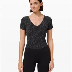 Lululemon Align Top Black Pattern Print Soft Nulu Fabric Fitted Workout Size 8